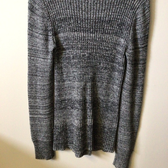 Calvin Klein VGUC grey linger sweater, v neck, size M - Picture 7 of 13